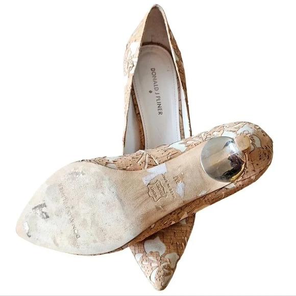 Donald J. Pliner Beige Treva Pointed Toe Heels Pumps  Shoes Size 10. - Picture 14 of 14